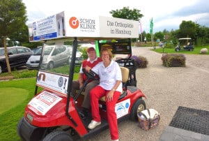 Benefiz-Golfturnier2014-Inge im Golfcaddy